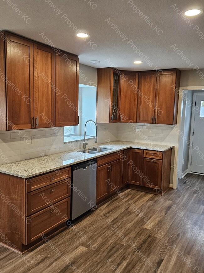 13016 W 76th Terrace in Shawnee, KS - Building Photo - Building Photo