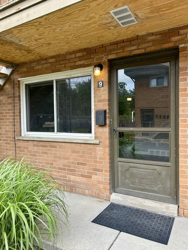1922 Goddard Rd in Lincoln Park, MI - Foto de edificio - Building Photo