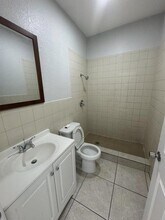 623 SW 10th St in Delray Beach, FL - Foto de edificio - Building Photo