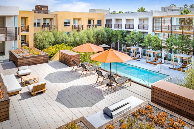 Runway in Playa Vista, CA - Building Photo - Building Photo