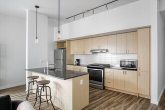 12269 NE 12th Ln in Bellevue, WA - Building Photo - Building Photo