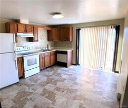 69 Old Unionville Rd, Unit 4 in Wallkill, NY - Foto de edificio - Building Photo