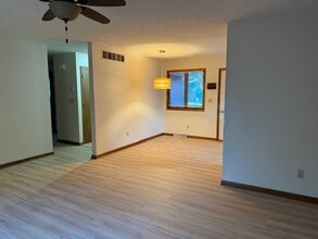 2812 Eastwood Dr in Wooster, OH - Building Photo - Building Photo