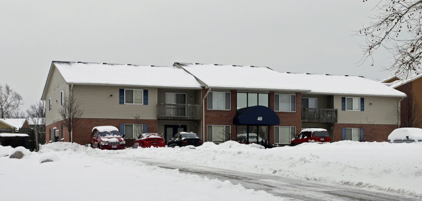 40 Heffron Dr in Fairfield, OH - Foto de edificio