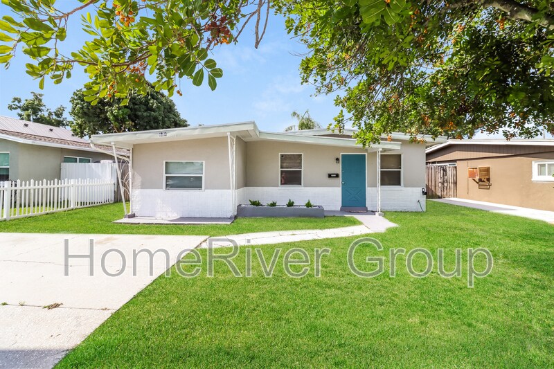 6464 82nd Ave N in Pinellas Park, FL - Building Photo