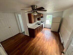 184 Brunswick Ave-Unit -Unit B in Trenton, NJ - Building Photo - Building Photo