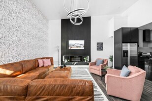 337 Sanders St in Indianapolis, IN - Building Photo