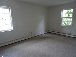 2927 Bell Blvd, Unit 2 in Bayside, NY - Building Photo - Building Photo