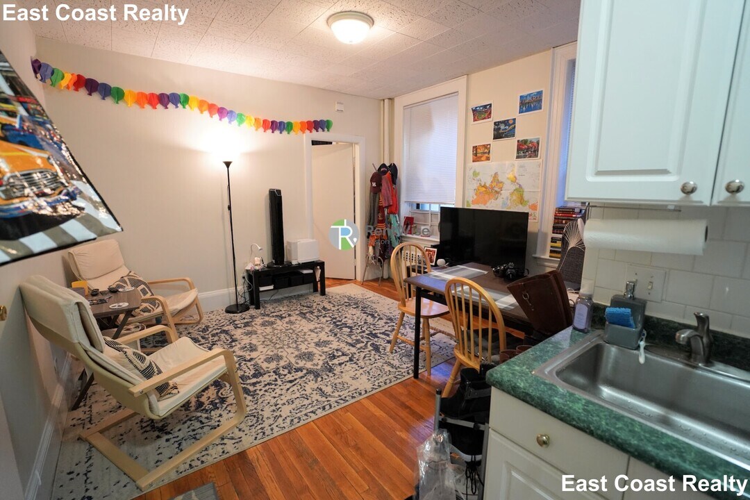 1455 Beacon St in Brookline, MA - Foto de edificio