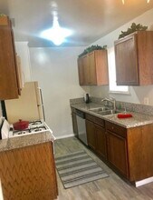 1222-1222 W Victory Blvd in Burbank, CA - Building Photo - Building Photo