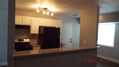 4802 Castle Sword in San Antonio, TX - Building Photo - Building Photo