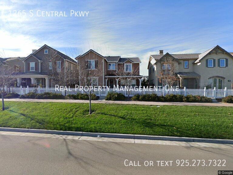 1265 S Central Pkwy in Tracy, CA - Building Photo