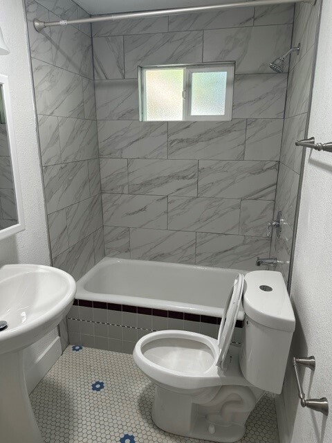 2800 H St, Unit B in Sacramento, CA - Building Photo - Building Photo