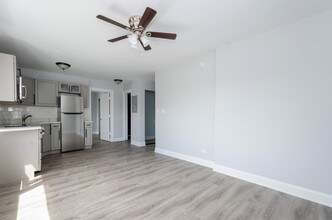 7710 N Sheridan Rd in Chicago, IL - Building Photo - Building Photo