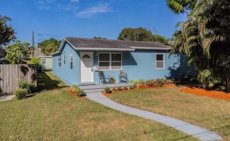 4012 21st St N in St. Petersburg, FL - Building Photo