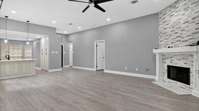 4935 Otter Peak Dr in Houston, TX - Building Photo - Building Photo