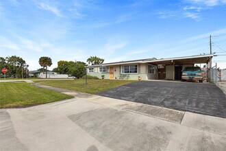 9412 Bellewood St in Palm Beach Gardens, FL - Building Photo - Building Photo