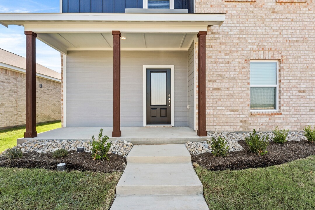 932 Camelia Grv Ct in Hutchins, TX - Foto de edificio