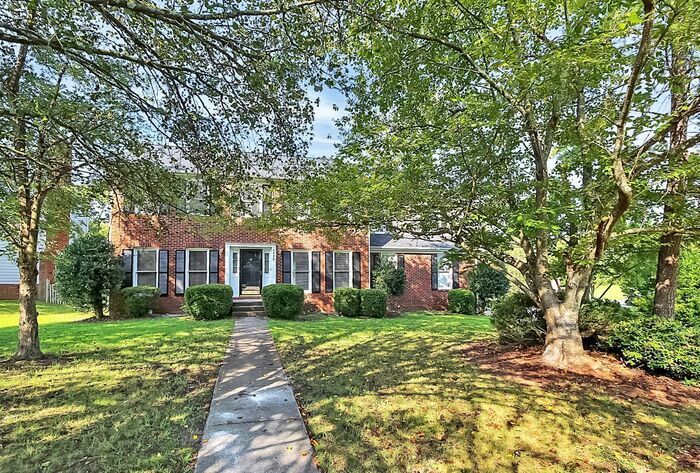 6629 Brenock Ln in Charlotte, NC - Building Photo