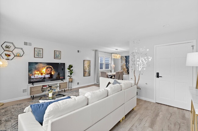 86 W 10th St, Unit floor 1