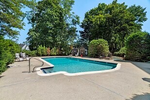 64 Willard St, Unit 110 in Quincy, MA - Building Photo