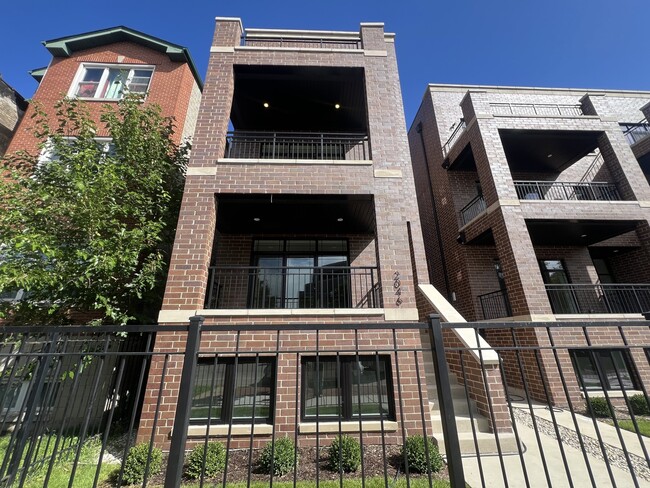 property at 2046 W Washington Blvd