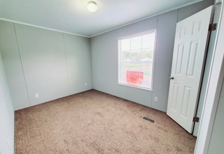 9970 Harbor Beach Ct in Fair Haven, MI - Foto de edificio - Building Photo