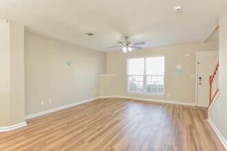 8025 Logan Dr in La Vergne, TN - Building Photo - Building Photo
