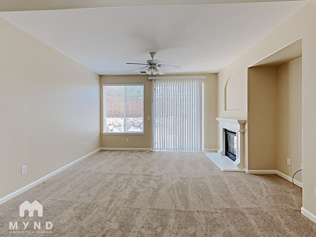 6890 Apus Dr in Sparks, NV - Building Photo - Building Photo