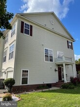 9257 Alvyn Lake Cir in Linton Hall, VA - Building Photo - Building Photo