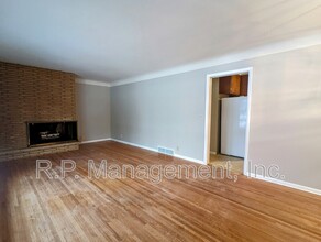7415 18th Ave S in Minneapolis, MN - Foto de edificio - Building Photo
