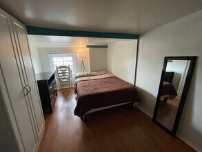 1013 St Paul St, Unit 4 in Baltimore, MD - Foto de edificio - Building Photo