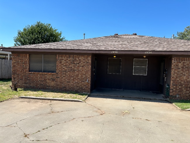 1936 Howard Dr