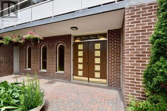 2 Grove St E in Barrie, ON - Building Photo - Building Photo