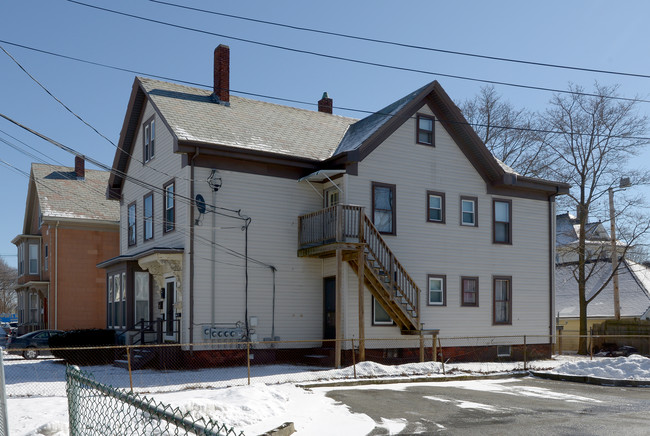 16 Forest Ave in Brockton, MA - Building Photo - Building Photo