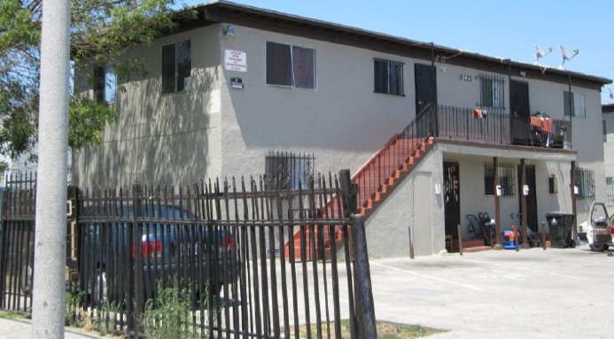 9222 Graham Ave in Los Angeles, CA - Building Photo