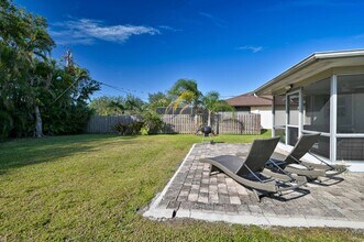 28178 Sunset Dr in Bonita Springs, FL - Foto de edificio - Building Photo