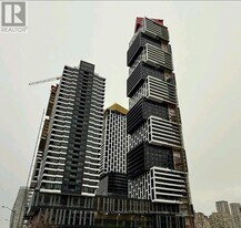 4015 The Exchange in Mississauga, ON - Building Photo