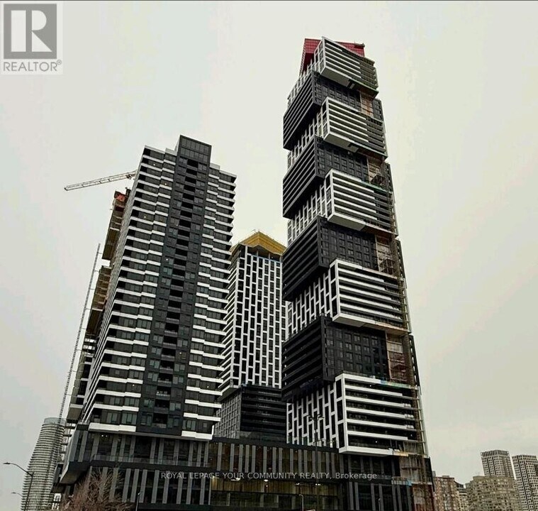 4015 The Exchange in Mississauga, ON - Building Photo