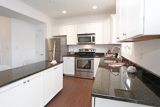 Highland Village in Pittsburgh, PA - Building Photo - Interior Photo