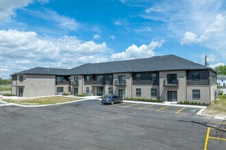 Warren Valley Apartments in Dearborn Heights, MI - Building Photo - Primary Photo