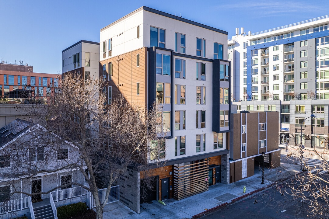 612 Jefferson Ave in Redwood City, CA - Building Photo