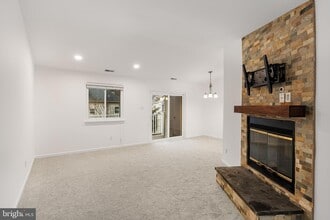 402B Mulberry Cv, Unit 402B Mulberry Cove in Mount Laurel, NJ - Building Photo - Building Photo