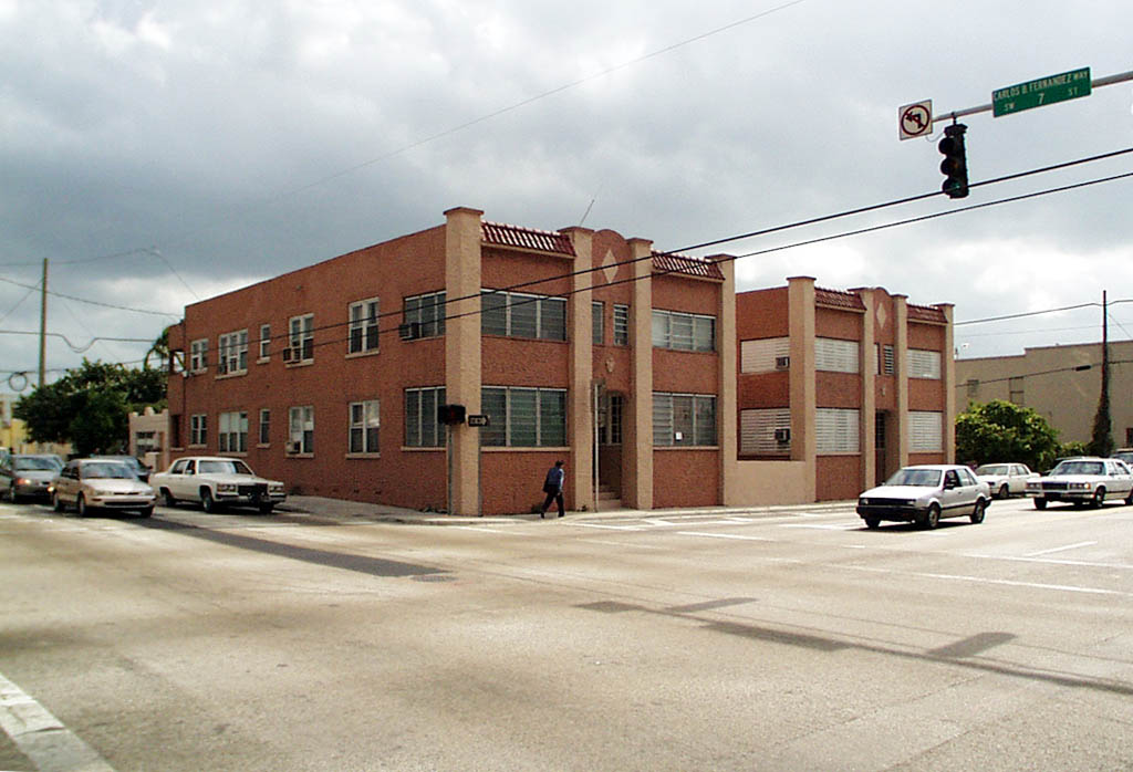 705-709 SW 12th Ave in Miami, FL - Building Photo