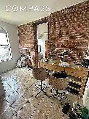 402 E 69th St in New York, NY - Building Photo - Building Photo