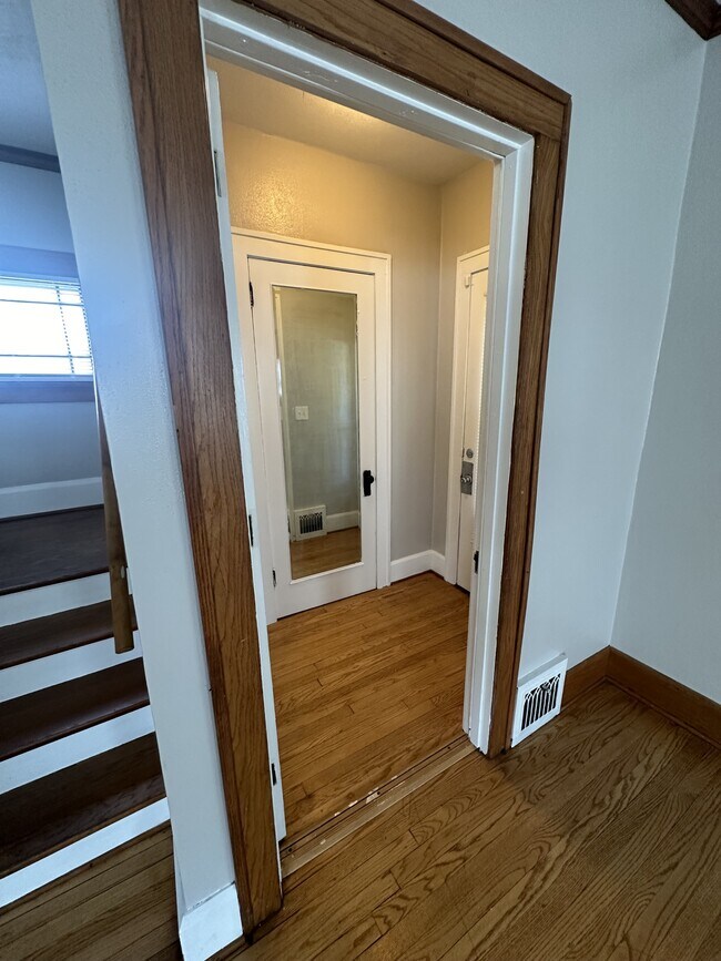 2108 Oxford St in Rockford, IL - Building Photo - Building Photo