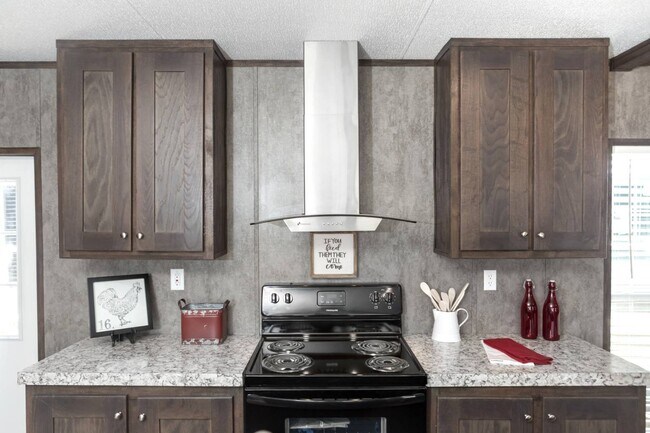 2300 Ward Bend Rd in Sealy, TX - Building Photo - Building Photo