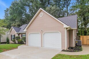 4252 Brandy Ann Dr in Acworth, GA - Building Photo