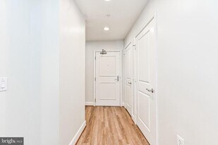 3600 S Glebe Rd in Arlington, VA - Building Photo
