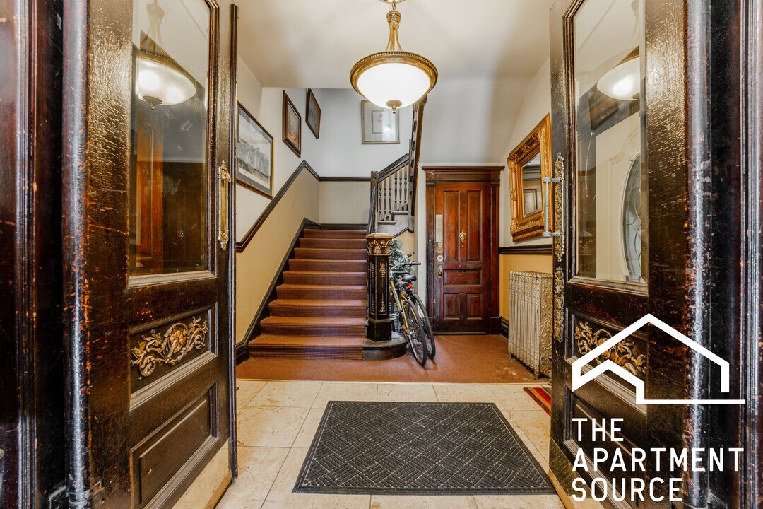 2527 N Orchard St in Chicago, IL - Building Photo
